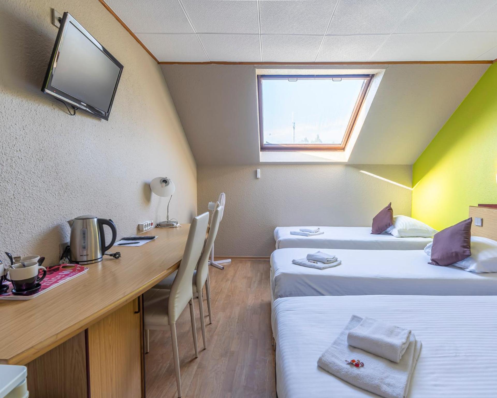 Sleep & Go Brugge Hotel Exterior photo