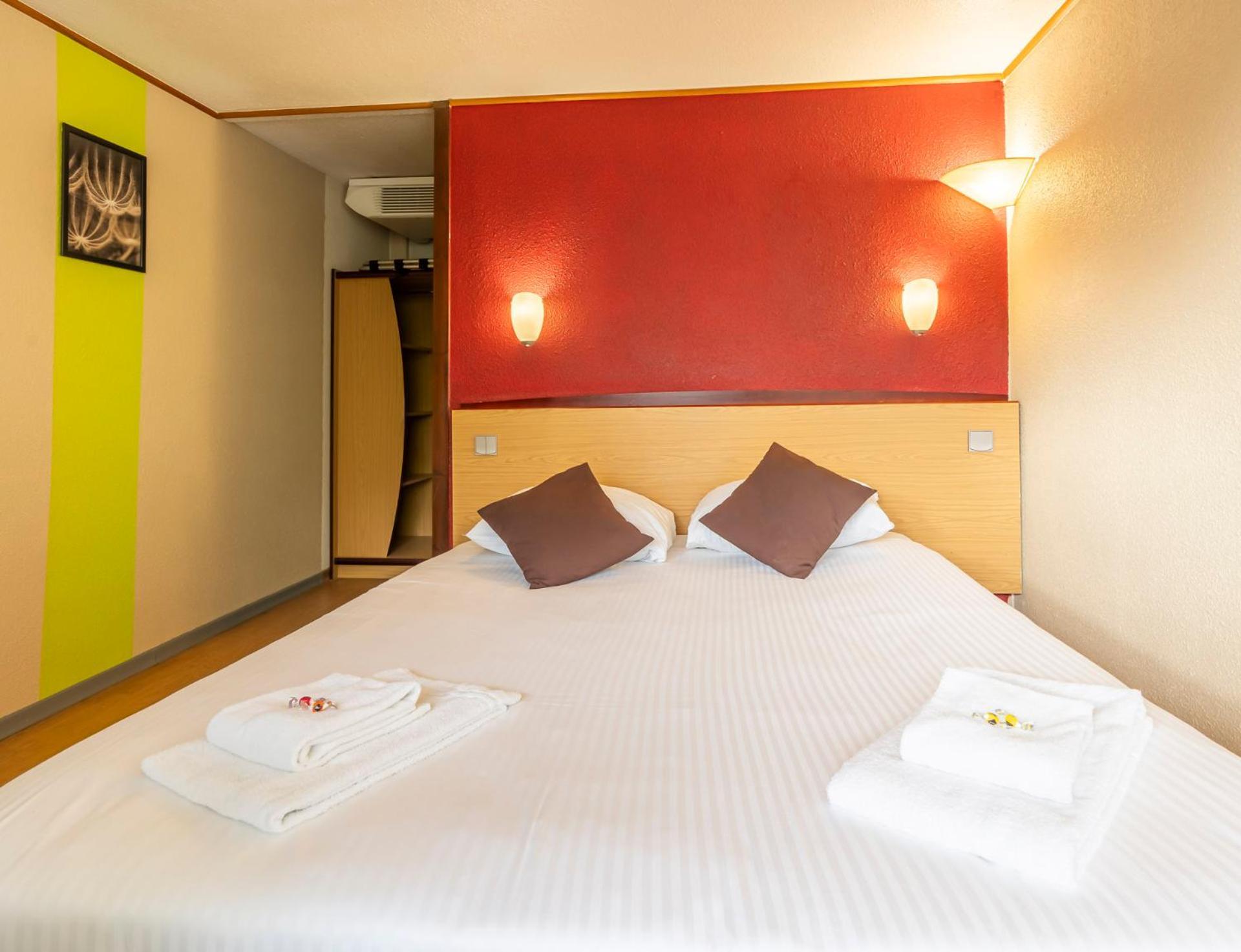 Sleep & Go Brugge Hotel Exterior photo
