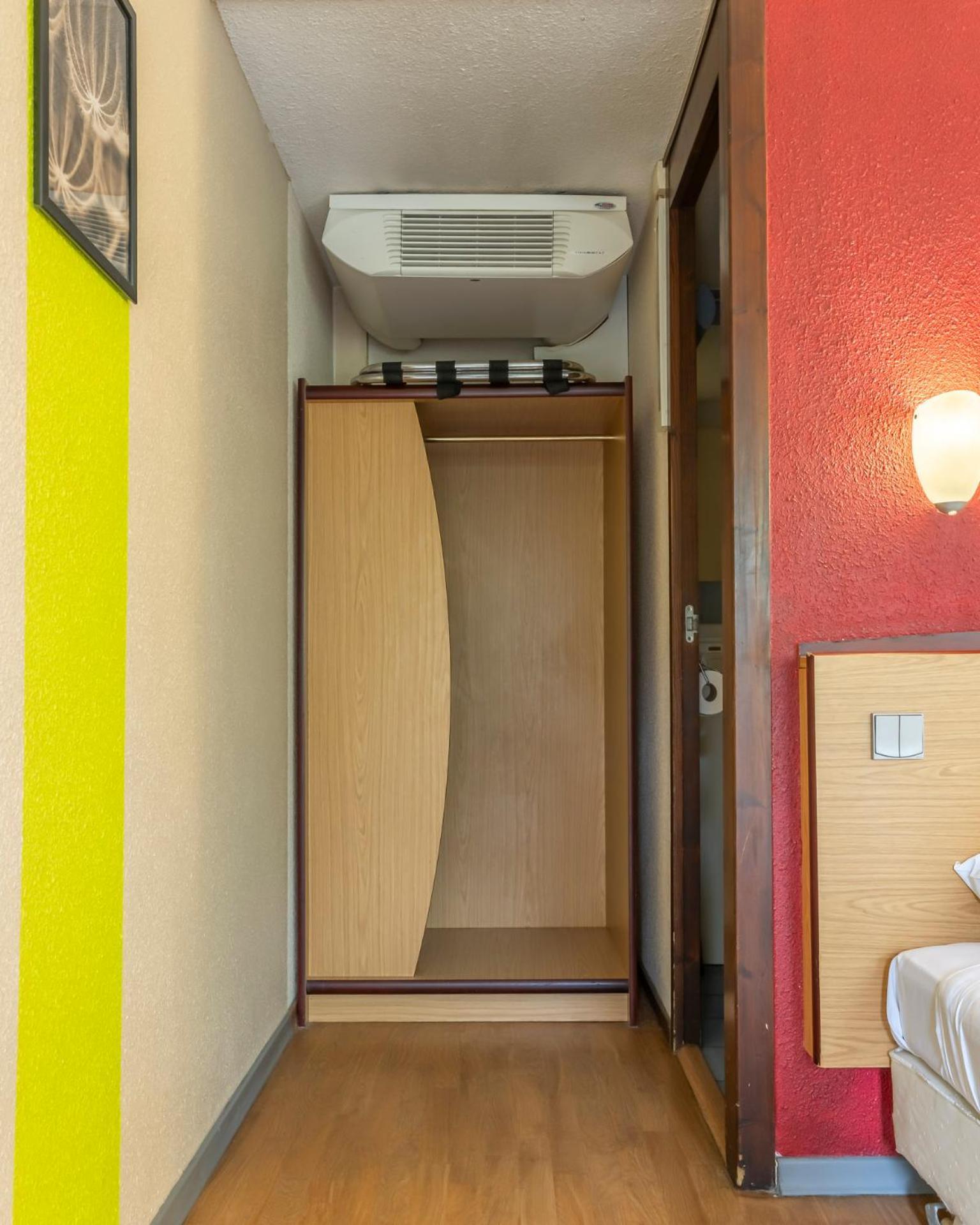 Sleep & Go Brugge Hotel Exterior photo