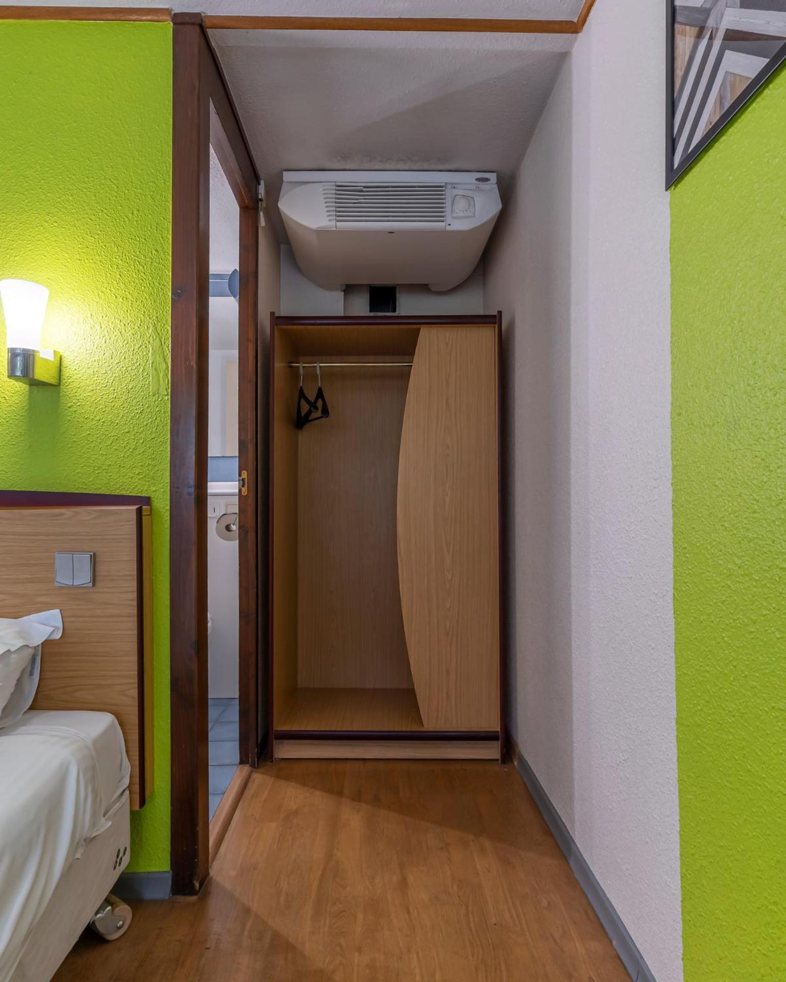 Sleep & Go Brugge Hotel Exterior photo